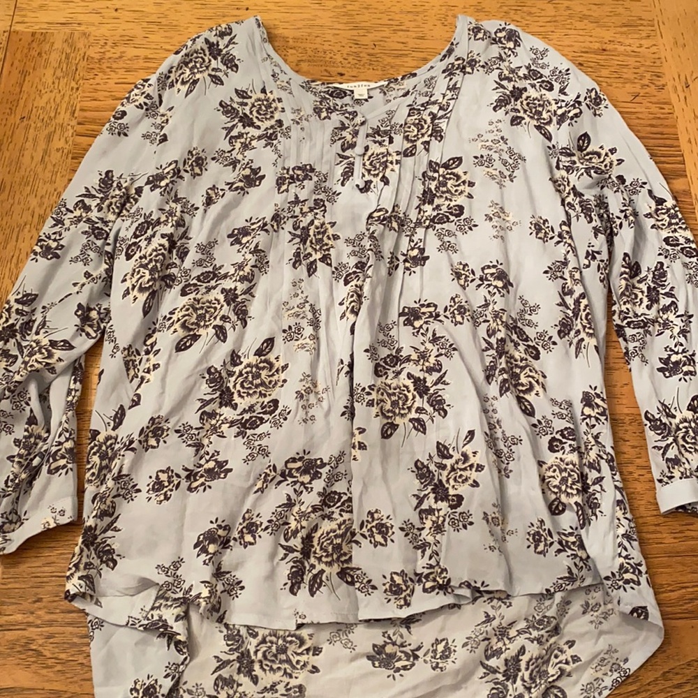 Fun2Fun Pleated Detail Top. Large never worn with tags.
